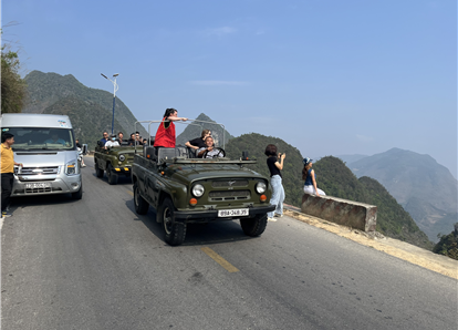 Ha Giang Loop Jeep Tour 2 Days 1 Night start from Ha Giang 