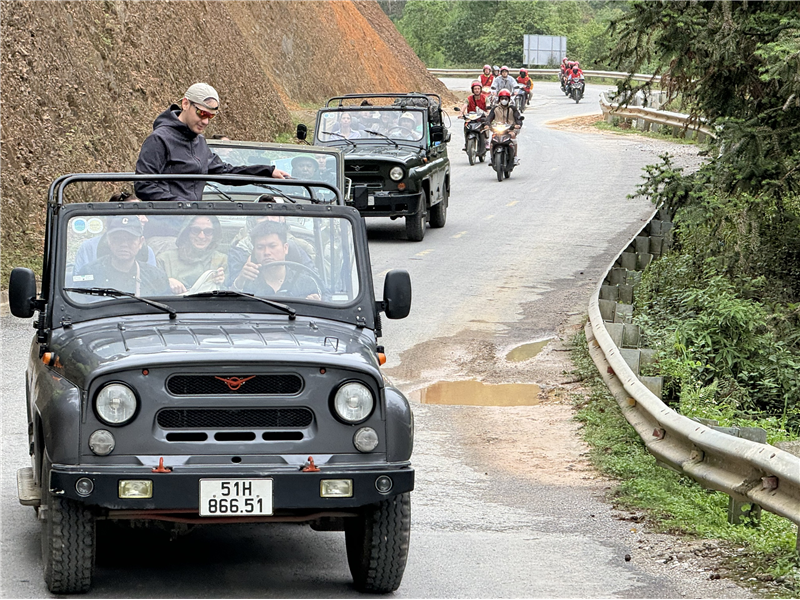 Ha Giang Jeep Comebine Motorbike 2 Days 1 Night $ 310/ Person 