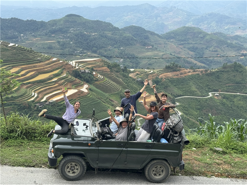 Ha Giang Open Air Jeep half Day Tour $ 75 vnd 1.850.000/ Person 