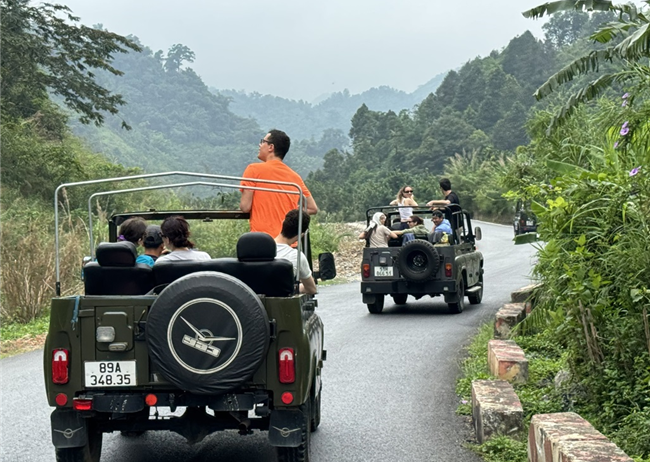 Ha Giang Jeep Tour 4 Days 3 Night 