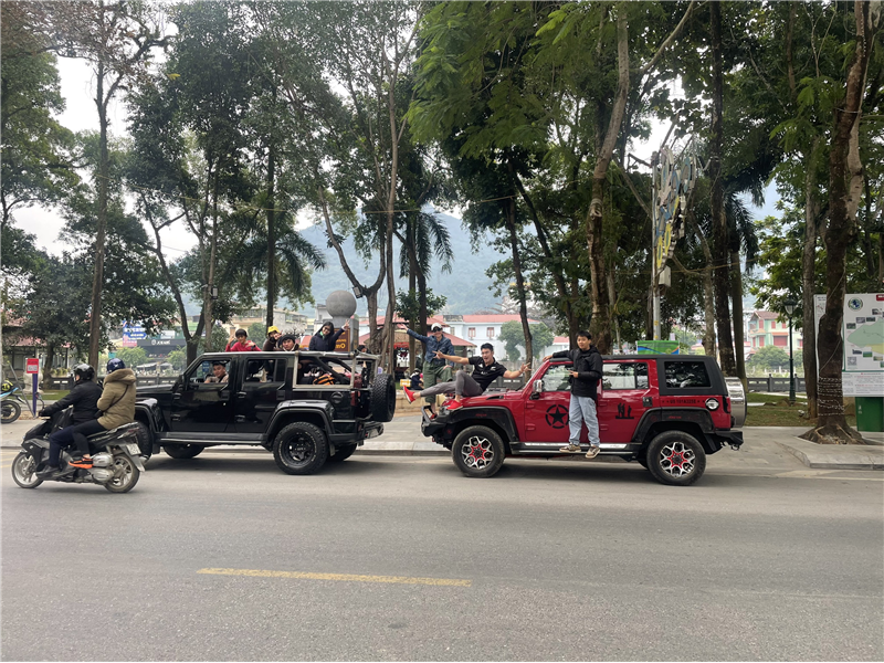 Ha Giang Jeep Tour 3 Days 2 Night $ 369 / Person  New Model Open Air Jeep