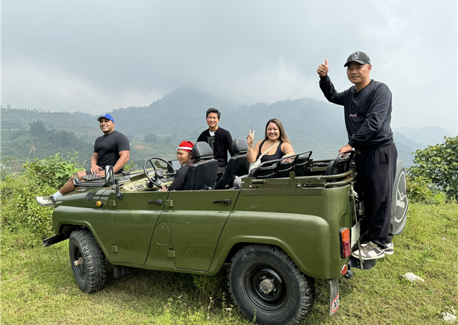 Jeep Tour Ha Giang 4 Day